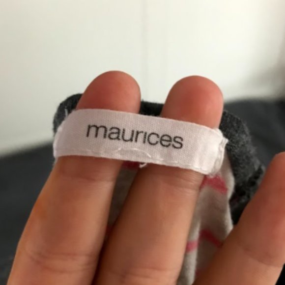 Maurices Graphic t-shirt - Picture 2 of 2